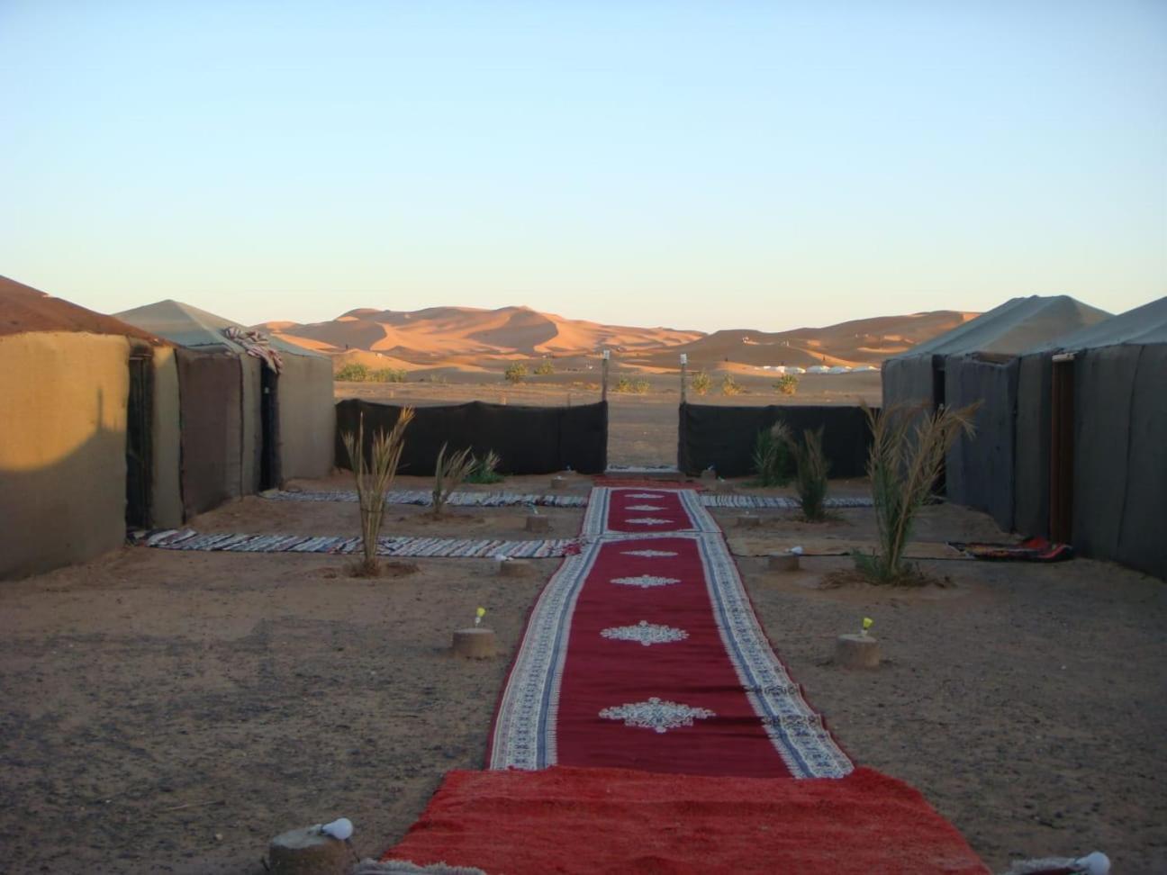 Bivouac La Fibule Des Dunes Мерзуга Экстерьер фото