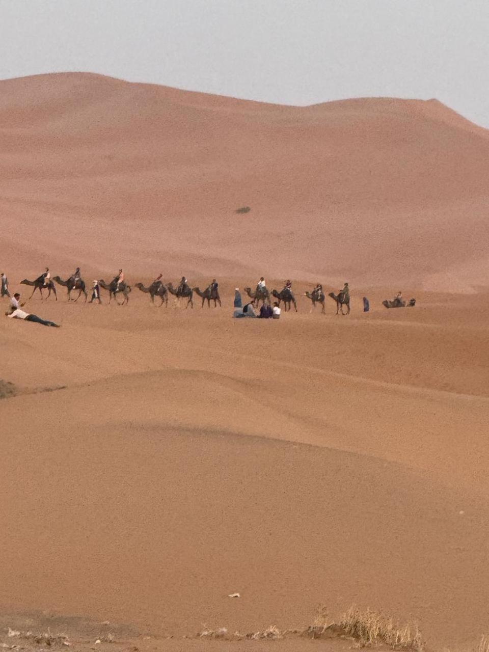 Bivouac La Fibule Des Dunes Мерзуга Экстерьер фото